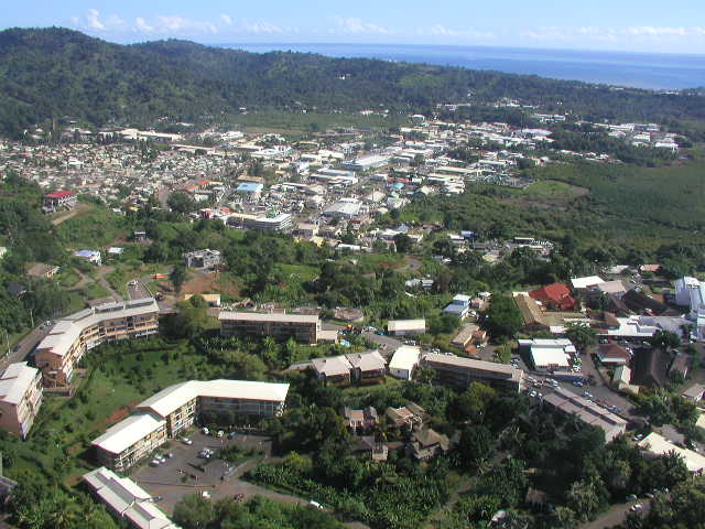 Mamoudzou, chef-lieu de Mayotte — marché et activité commerciale