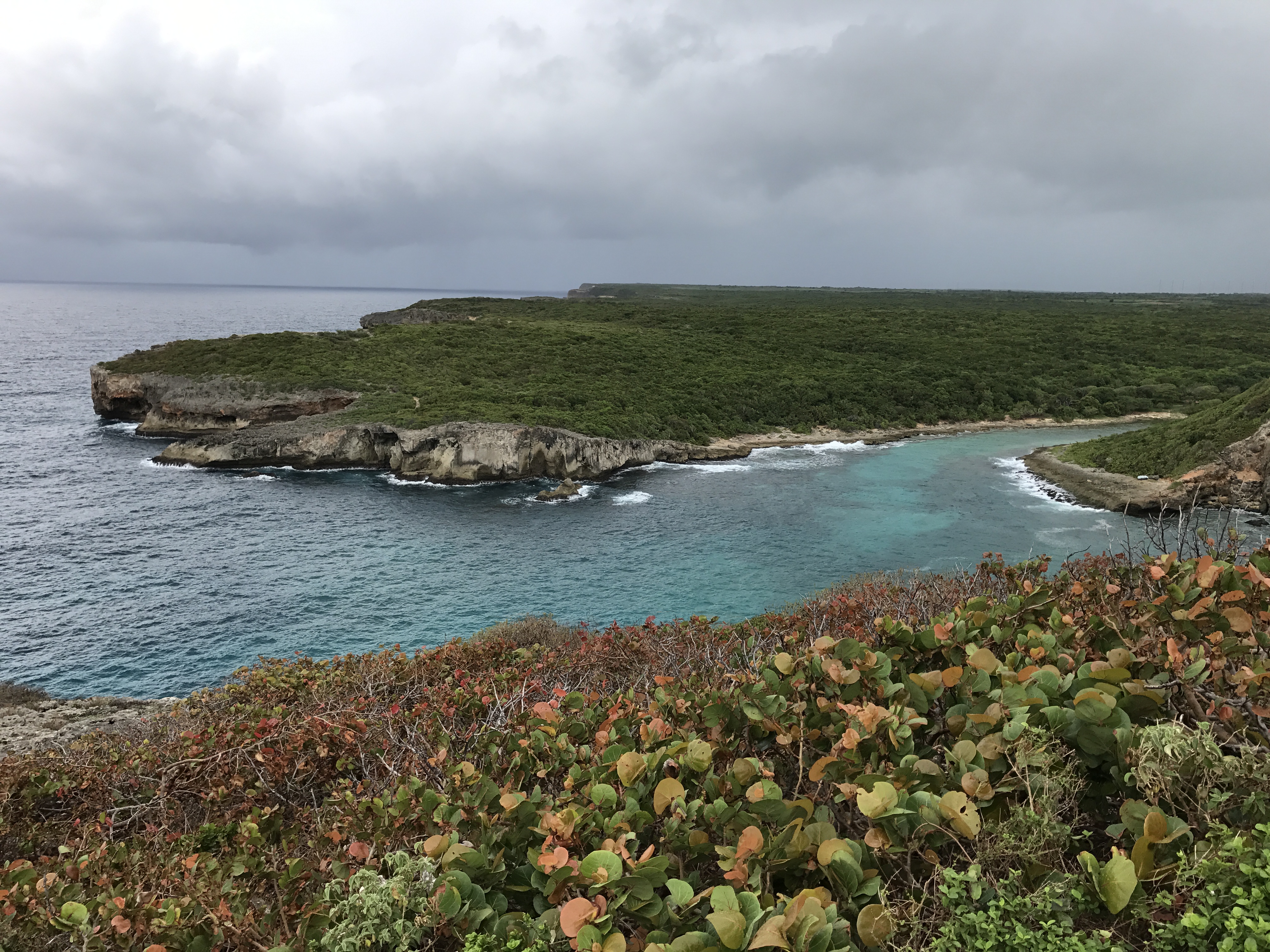 Porte d'Enfer, Anse-Bertrand, Guadeloupe — Girardin industriel vs Malraux