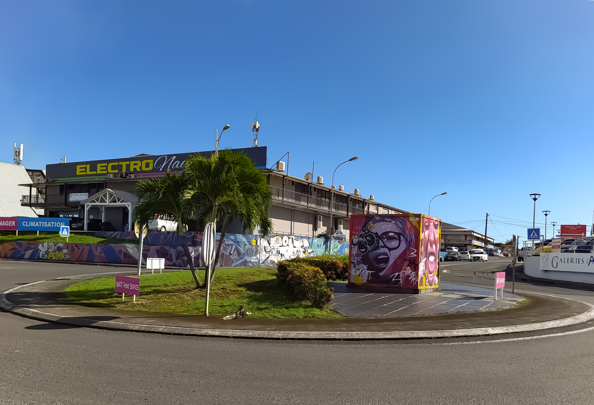 Rond-point de Jarry (Guadeloupe) — carrefour économique des Antilles