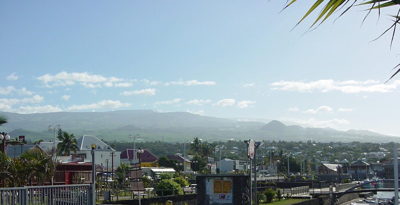 Saint-Pierre (La Réunion) — deuxième ville de l'île, pôle économique du sud