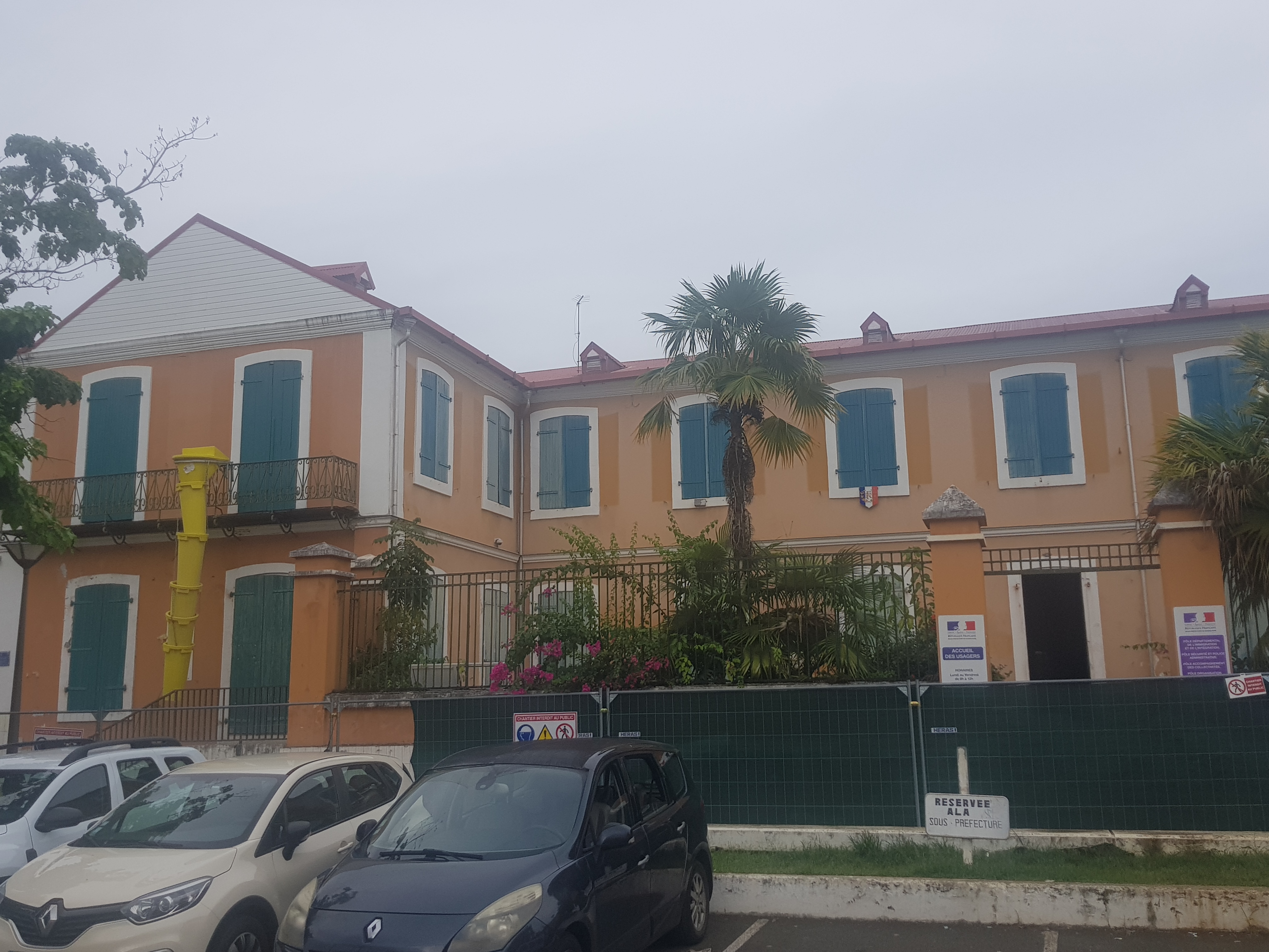 Sous-préfecture de Guadeloupe — cadre institutionnel dans lequel s'inscrivent les opérations Girardin industriel agréées et le contrôle de leur conformité fiscale